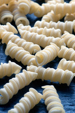 Load image into Gallery viewer, Favuzzi Ricciole Pasta