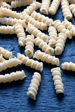 Load image into Gallery viewer, Favuzzi Ricciole Pasta