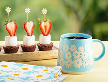 Load image into Gallery viewer, Blue Daisy Mug