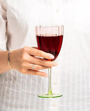 Load image into Gallery viewer, Flower Wine Glass