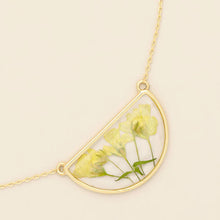 Load image into Gallery viewer, Pressed Flower Necklace