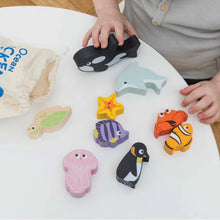 Load image into Gallery viewer, Le Toy Van: Ocean Life Stacking Animals & Bag
