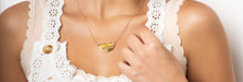 Load image into Gallery viewer, Pressed Flower Necklace
