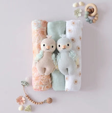 Load image into Gallery viewer, Cuddle + Kind Baby Parrot (Mauve), 7"