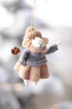Load image into Gallery viewer, Gilded Rose Greta Felt Mouse