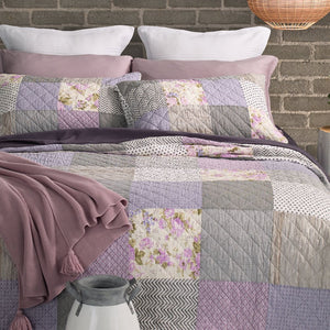 Theoline Lilac Quilt