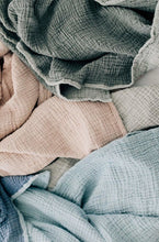 Load image into Gallery viewer, Coco Blanket - Pink