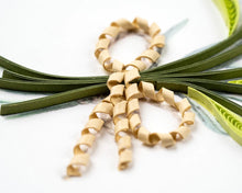 Load image into Gallery viewer, Lavender Bunch Quilling Card