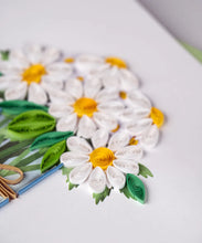 Load image into Gallery viewer, Daisy Posy Quilling Card