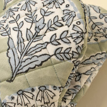 Load image into Gallery viewer, Sakura Block Print Oven Mitt, Green
