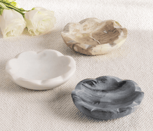 Load image into Gallery viewer, Marble Scalloped Dishes
