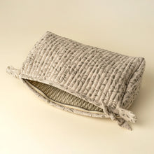 Load image into Gallery viewer, Large Kalyani Pouch 
