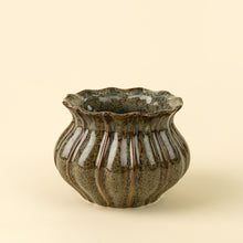 Load image into Gallery viewer, Florentine Vase
