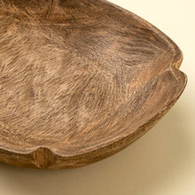 Load image into Gallery viewer, Spade Carved Dish, Round
