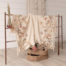 Load image into Gallery viewer, Dried Florals Throw
