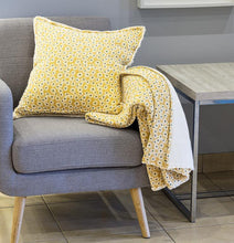 Load image into Gallery viewer, Yellow Daisy Throw
