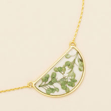 Load image into Gallery viewer, Pressed Flower Necklace
