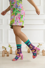 Load image into Gallery viewer, Green Thumb Ladies Socks
