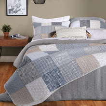 Load image into Gallery viewer, Gazebo Quilt
