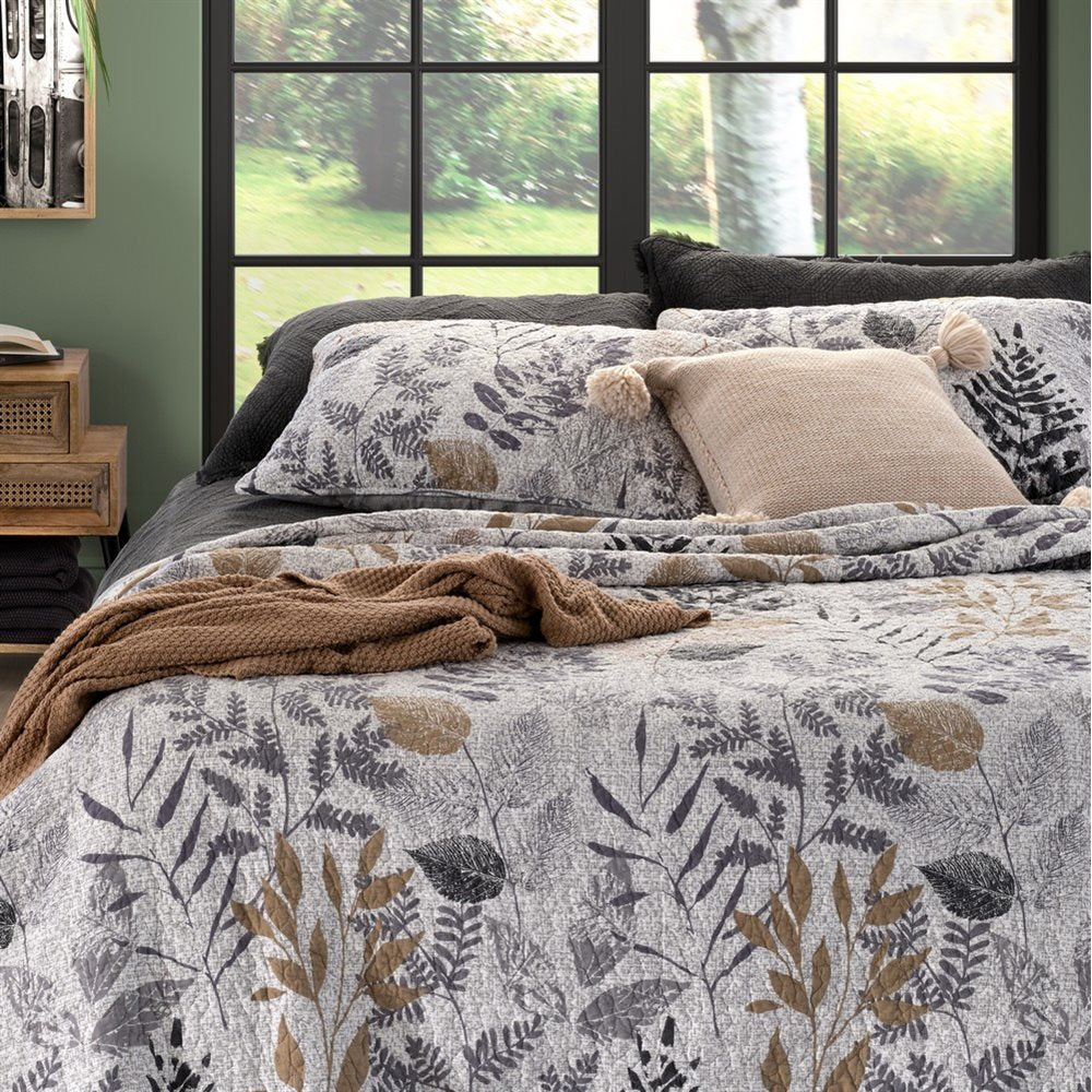 Lena Foilage Quilt