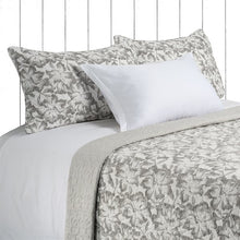 Load image into Gallery viewer, Maison Quilt with Shams
