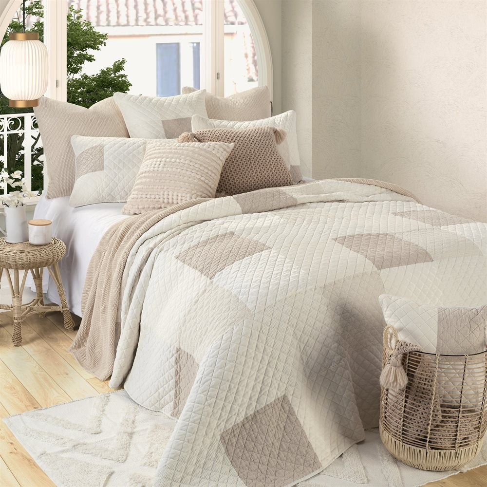 Meringue Ivory & Natural Quilt