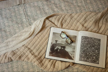 Load image into Gallery viewer, Verbier Double Gauze Bed Blanket
