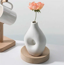 Load image into Gallery viewer, Shapely Donut Vase
