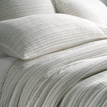 Load image into Gallery viewer, Corey Quilt Set with Shams

