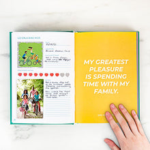 Load image into Gallery viewer, 100 Things to do with Family Bucket List Scratch Book
