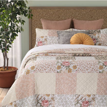 Load image into Gallery viewer, Agatha Bohemian Quilt
