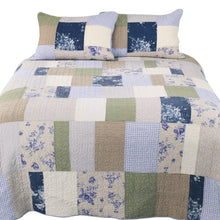 Load image into Gallery viewer, Constancia Patchwork Quilt
