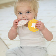 Load image into Gallery viewer, Taking Shape Teething Flash Cards by Bella Tunno
