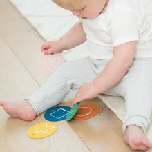 Load image into Gallery viewer, Taking Shape Teething Flash Cards by Bella Tunno
