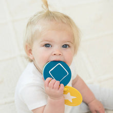 Load image into Gallery viewer, Taking Shape Teething Flash Cards by Bella Tunno
