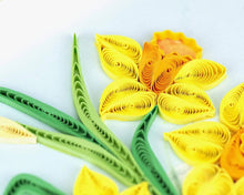 Load image into Gallery viewer, Daffodil Vase Quilling Card
